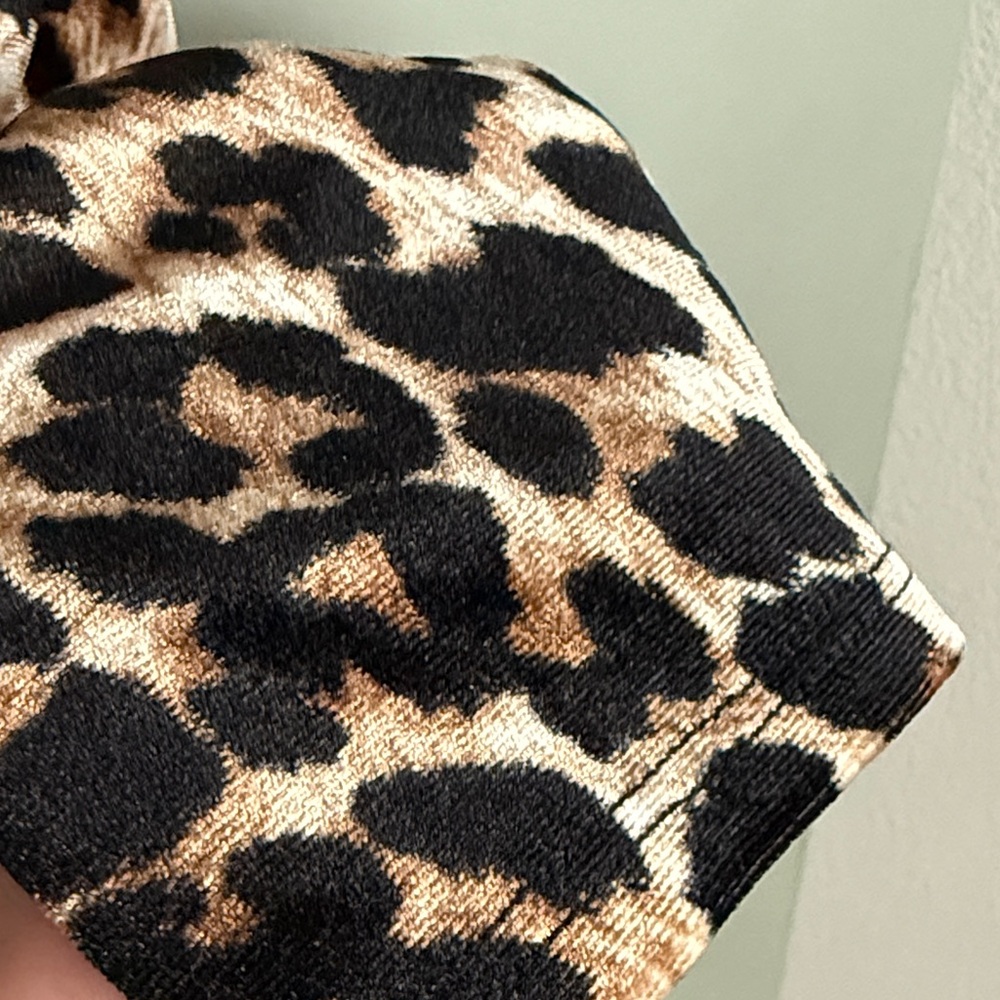 Leopard Duster - Picture 3 of 5